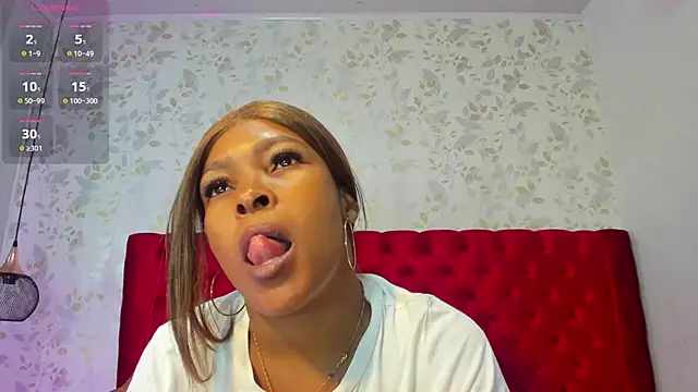 Snapshot of Layla_lell chatting on 02/10/26, 12:42 Layla lell online show from 02/10/26, 12:42