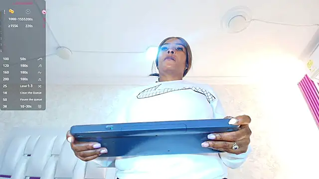 Snapshot of Layla_lell chatting on 02/23/26, 01:08 Layla lell online show from 02/23/26, 01:08