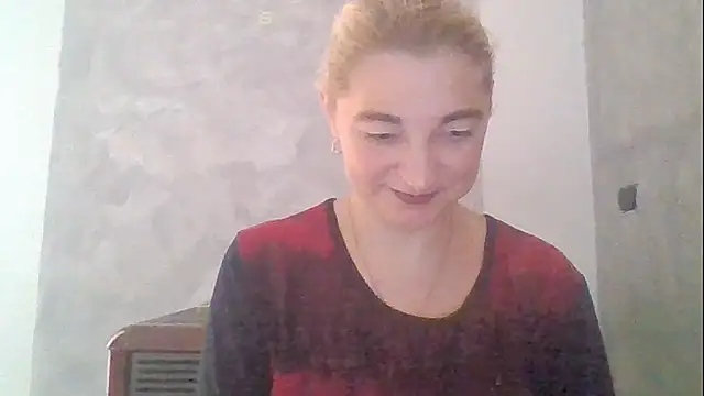 Snapshot of GoldenAngelMilf chatting on 10/06/25, 08:45 GoldenAngelMilf online show from 10/06/25, 08:45