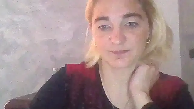 Snapshot of GoldenAngelMilf chatting on 10/07/25, 08:44 GoldenAngelMilf online show from 10/07/25, 08:44