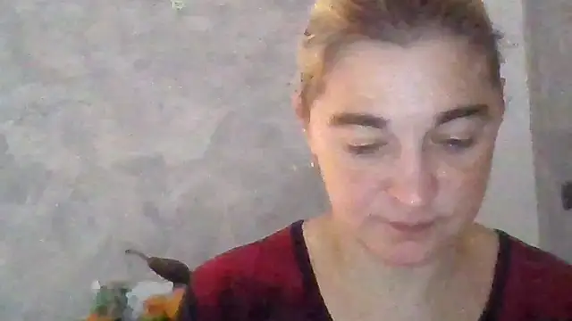 Snapshot of GoldenAngelMilf chatting on 11/03/25, 08:48 GoldenAngelMilf online show from 11/03/25, 08:48