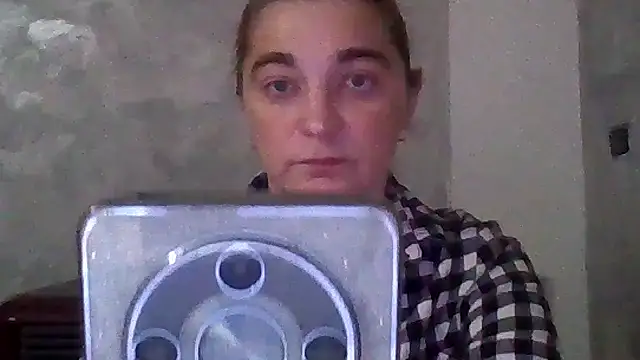 Snapshot of GoldenAngelMilf chatting on 11/14/25, 03:55 GoldenAngelMilf online show from 11/14/25, 03:55