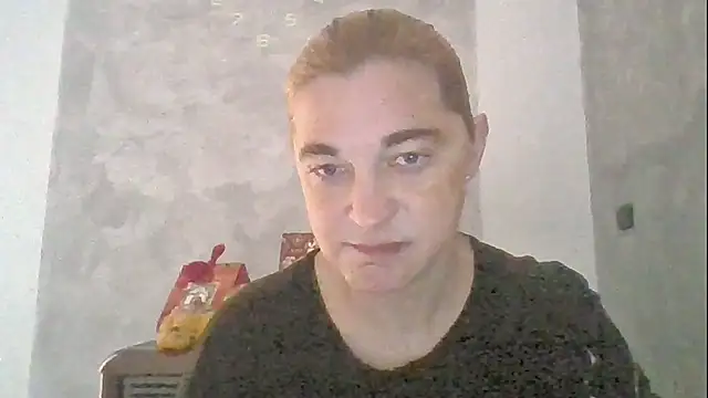 Snapshot of GoldenAngelMilf chatting on 12/15/25, 07:45 GoldenAngelMilf online show from 12/15/25, 07:45