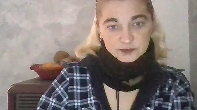 Snapshot of GoldenAngelMilf chatting on 02/02/26, 03:00 GoldenAngelMilf online show from 02/02/26, 03:00