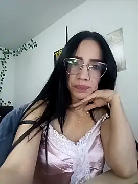 YaraDuartee online show from 11/02/25, 08:44