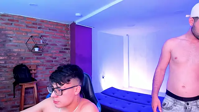 Spaceboys18 online show from 04/22/26, 09:05