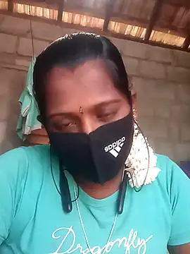 Snapshot of Tamil_Hot_Sandy chatting on 10/23/25, 06:02 Tamil Hot Sandy online show from 10/23/25, 06:02