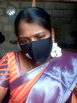 Snapshot of Tamil_Hot_Sandy chatting on 10/29/25, 05:31 Tamil Hot Sandy online show from 10/29/25, 05:31