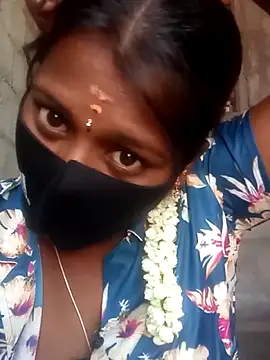 Snapshot of Tamil_Hot_Sandy chatting on 10/31/25, 06:03 Tamil Hot Sandy online show from 10/31/25, 06:03