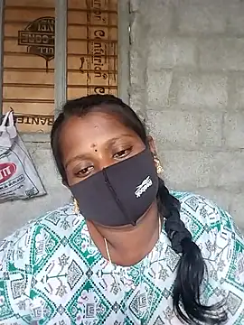 Snapshot of Tamil_Hot_Sandy chatting on 03/17/26, 05:33 Tamil Hot Sandy online show from 03/17/26, 05:33
