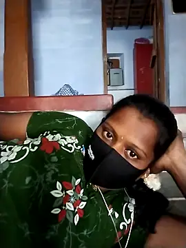 Snapshot of Tamil_Hot_Sandy chatting on 05/08/26, 05:02 Tamil Hot Sandy online show from 05/08/26, 05:02