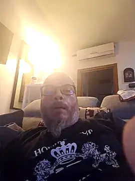 Snapshot of ilmilanese76 chatting on 09/25/25, 05:16 ilmilanese76 online show from 09/25/25, 05:16