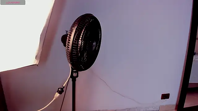 Caroline Millerr online show from 01/14/26, 08:36