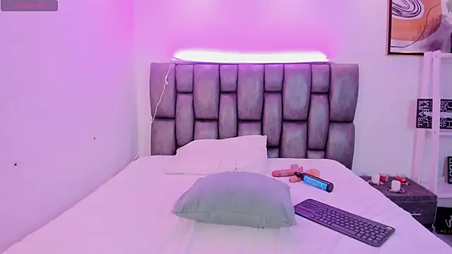 Caroline Millerr online show from 02/02/26, 07:23