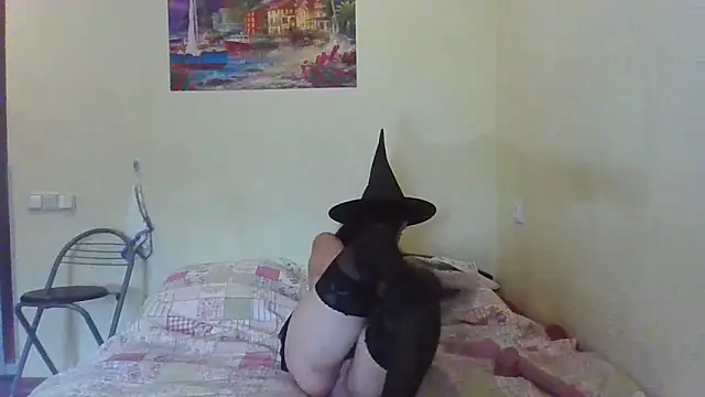 QueenMomyS online show from 10/31/25, 11:44