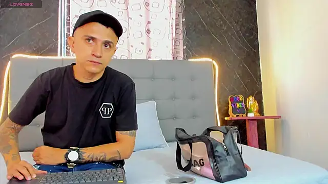 CharlotteAndSimon online show from 02/21/26, 02:07