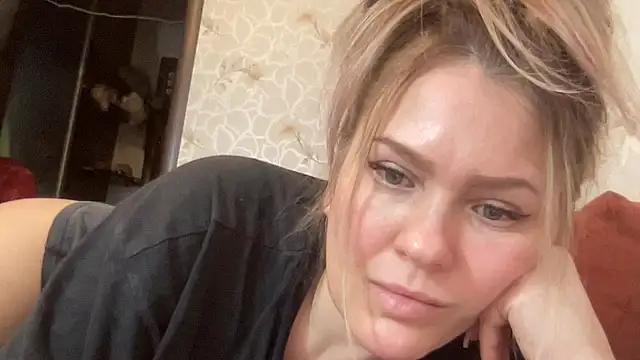 Snapshot of Milysoren chatting on 02/28/26, 02:18 Milysoren online show from 02/28/26, 02:18