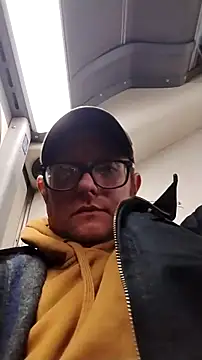 Snapshot of Hunglongny chatting on 03/23/26, 11:03 Hunglongny online show from 03/23/26, 11:03