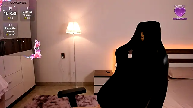 AmyVilvet  online show from 10/20/25, 07:47