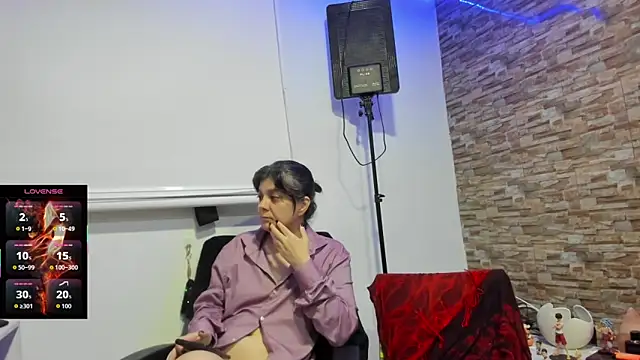 Snapshot of Yin_yang_hot chatting on 11/10/25, 03:27 Yin yang hot online show from 11/10/25, 03:27