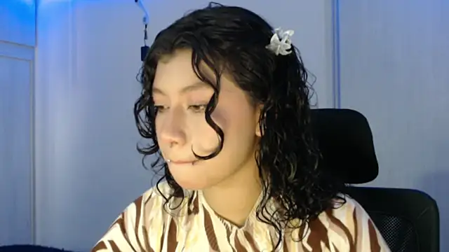 Ivonnybonn online show from 10/22/25, 01:44