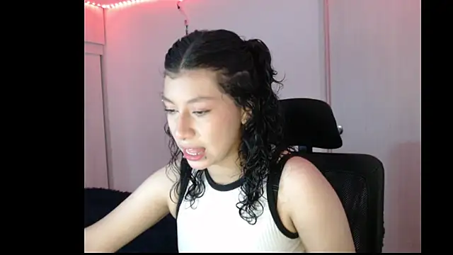 Ivonnybonn online show from 10/27/25, 09:19