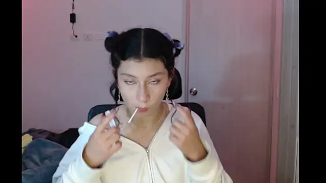 Ivonnybonn online show from 11/26/25, 07:20