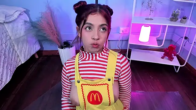 Snapshot of KathiaSaenz_ chatting on 10/02/25, 03:57 KathiaSaenz online show from 10/02/25, 03:57