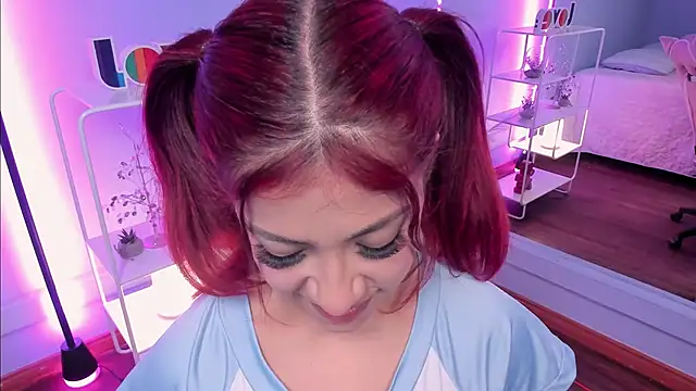 KathiaSaenz  online show from 11/26/25, 05:19