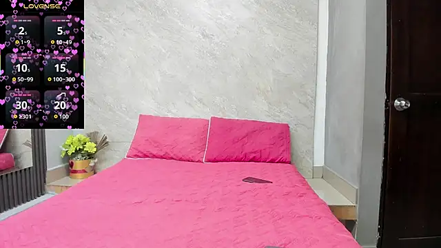 Chanel-munoz online show from 11/15/25, 01:36