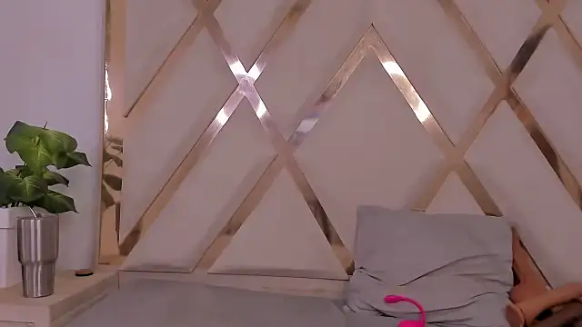 indiraasm online show from 11/19/25, 04:23