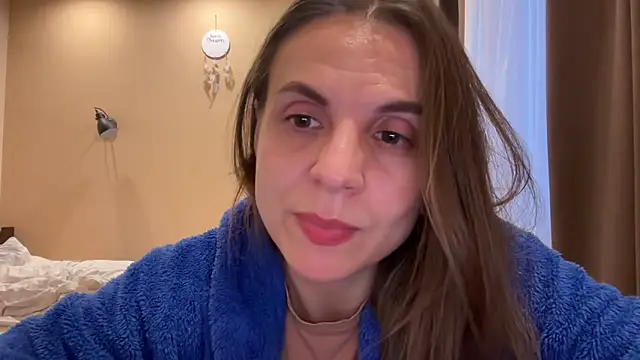 AnnieLove7722 online show from 05/18/26, 06:03