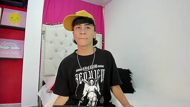 Snapshot of XaanderGrey chatting on 10/02/25, 07:21 XaanderGrey online show from 10/02/25, 07:21