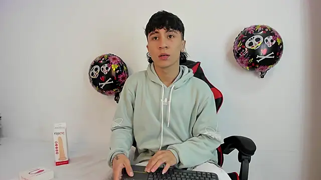 Snapshot of XaanderGrey chatting on 10/12/25, 07:46 XaanderGrey online show from 10/12/25, 07:46