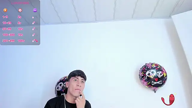 Snapshot of XaanderGrey chatting on 10/23/25, 07:56 XaanderGrey online show from 10/23/25, 07:56