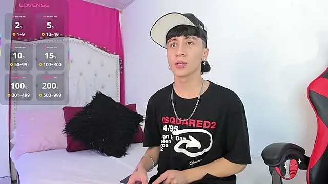 Snapshot of XaanderGrey chatting on 11/04/25, 07:46 XaanderGrey online show from 11/04/25, 07:46