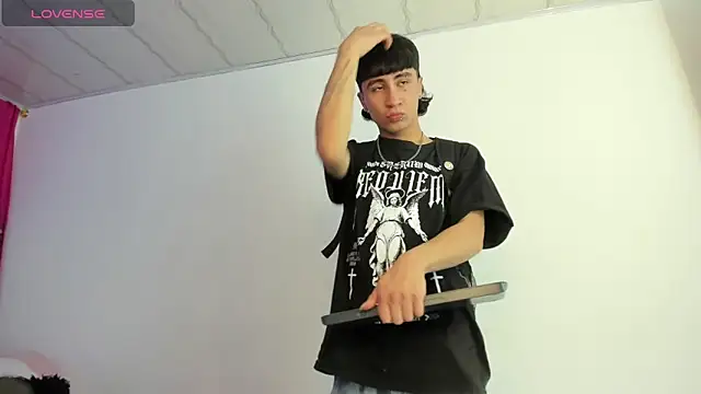 Snapshot of XaanderGrey chatting on 11/07/25, 07:25 XaanderGrey online show from 11/07/25, 07:25