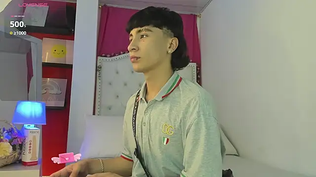 Snapshot of XaanderGrey chatting on 11/21/25, 07:45 XaanderGrey online show from 11/21/25, 07:45