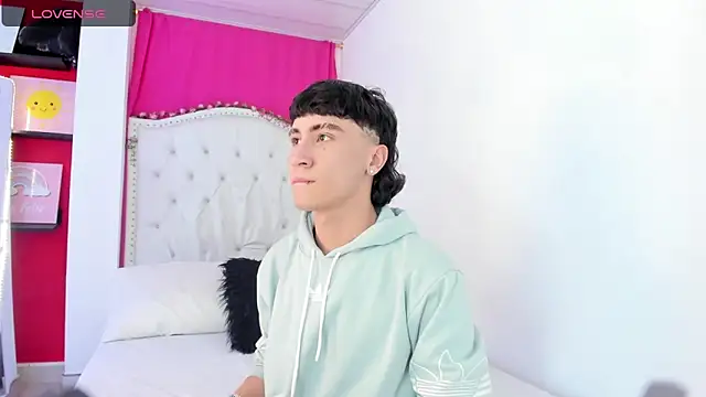 Snapshot of XaanderGrey chatting on 11/30/25, 07:51 XaanderGrey online show from 11/30/25, 07:51