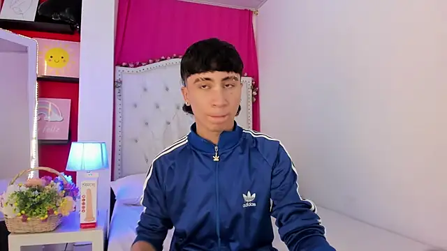 Snapshot of XaanderGrey chatting on 12/02/25, 08:26 XaanderGrey online show from 12/02/25, 08:26