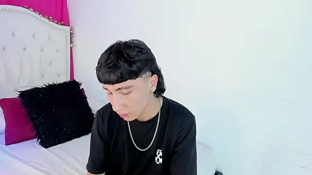 Snapshot of XaanderGrey chatting on 12/05/25, 07:10 XaanderGrey online show from 12/05/25, 07:10