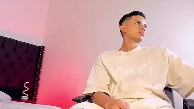 JuanSixx online show from 10/28/25, 04:16