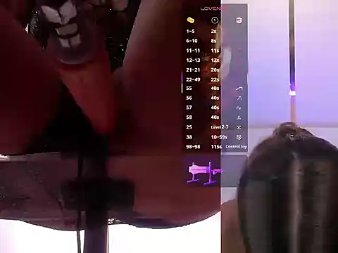 Snapshot of EmmiHops chatting on 10/07/25, 03:09 EmmiHops online show from 10/07/25, 03:09