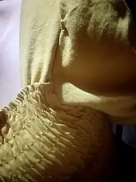 bree-zz online show from 04/23/26, 10:34