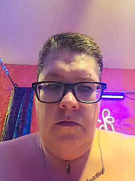 Snapshot of violentviolet68 chatting on 05/19/26, 11:22 violentviolet68 online show from 05/19/26, 11:22