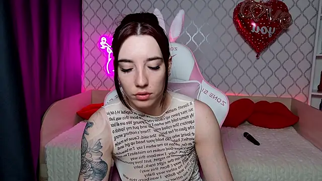 Curious Lily online show from 03/28/26, 12:54