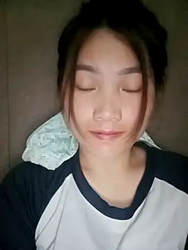 min-xinh online show from 10/04/25, 05:11