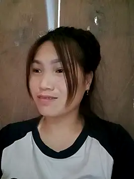 min-xinh online show from 10/10/25, 04:11