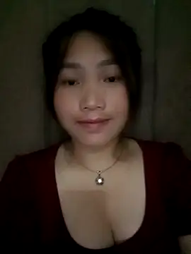 min-xinh online show from 10/22/25, 03:01