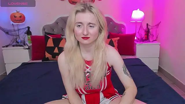 CamillaDreamer online show from 10/19/25, 03:34